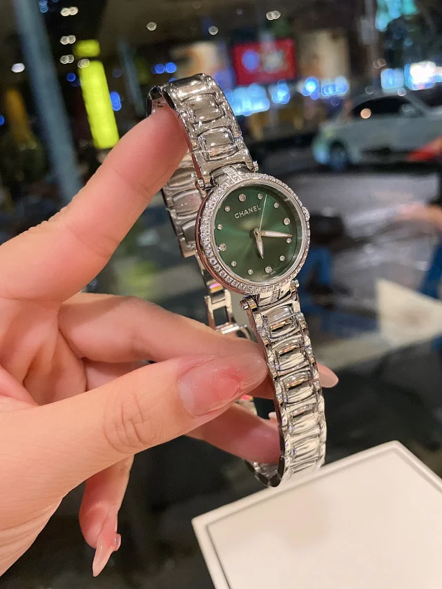 Chanel Watches Crystal Bezel Mother-of-Pearl Dial Bracelet Watch product detail image 22