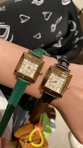 Chanel Première Green Leather Watch with Gold-Tone Case Watches - 17