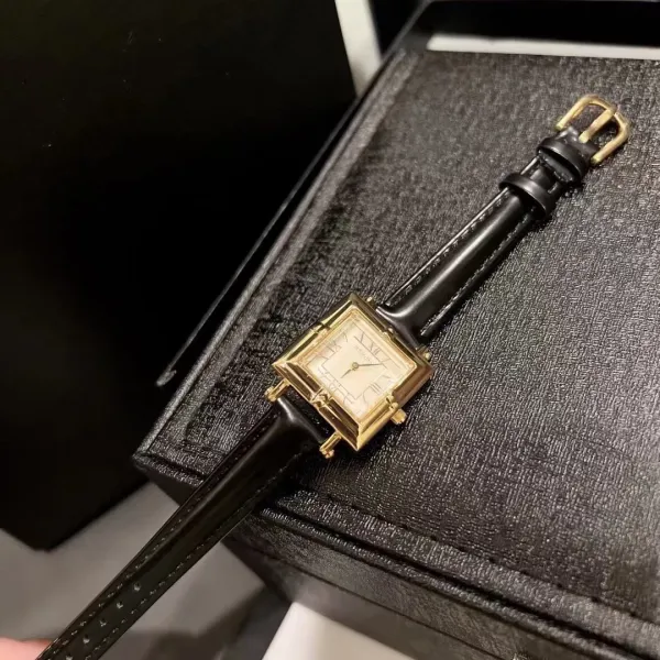 Chanel Première Green Leather Watch with Gold-Tone Case Watches - 34