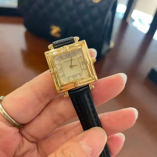 Chanel Première Green Leather Watch with Gold-Tone Case Watches - 22