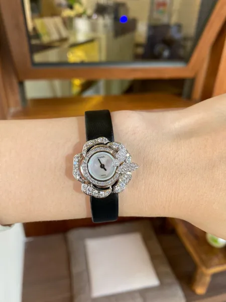 Chanel Premiere Bow Watch Black Dial Diamond-Encrusted Silver-Tone Watch Watches - 10