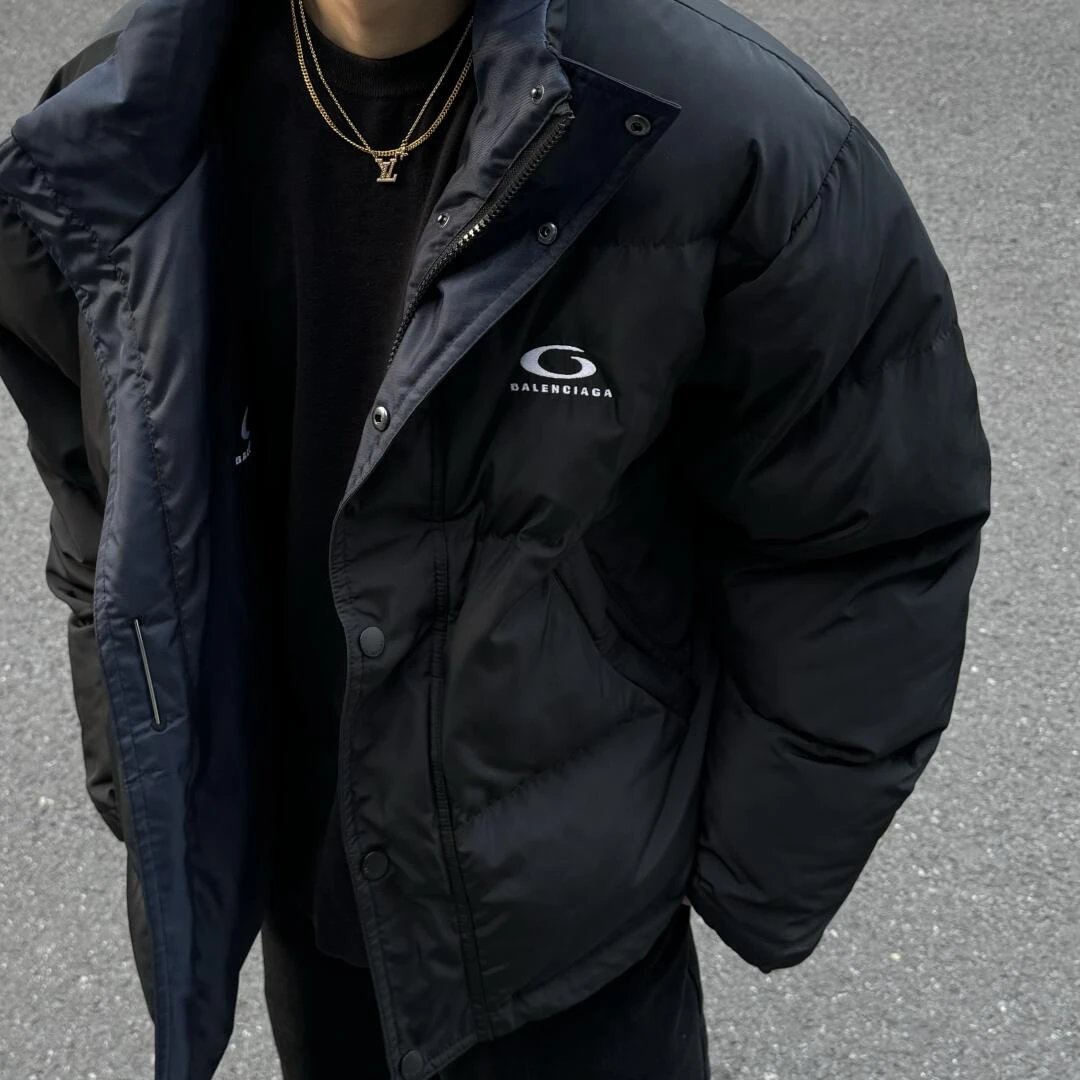 Balenciaga double-sided cotton jacket (made of "copper material" for mold making, woven and dyed dual color fabric, 3M New Snow Li filling, 40000 mold making cost, injection molded zipper)