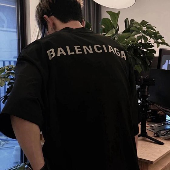 Balenciaga logo reflective printed short sleeved shirt (the only versatile fabric with reflective printing in recent years)