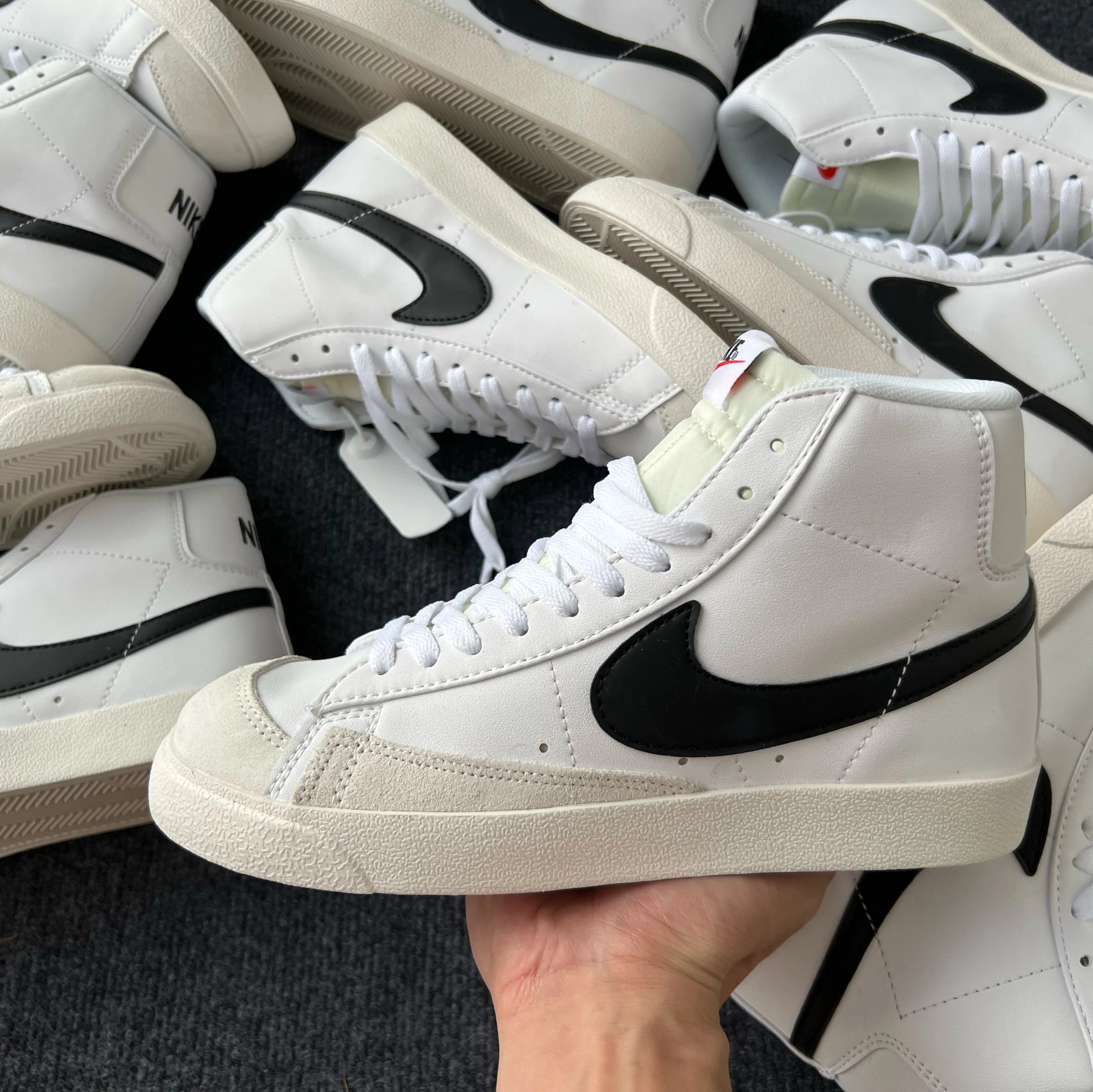 Black and white soft pack delivery