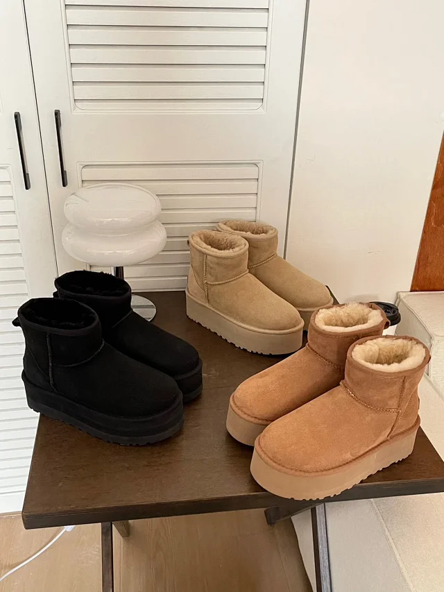 UGG Boots Short fur-lined platform product detail image 47