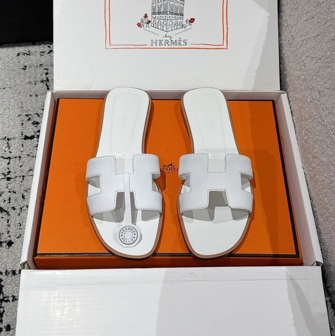 Flat bottomed palm pattern all white