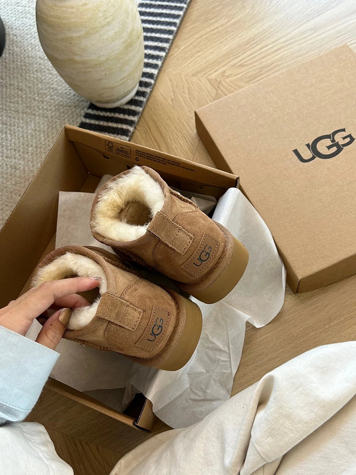 UGG Neumel Platform Chestnut Suede Ankle Boots - 20
