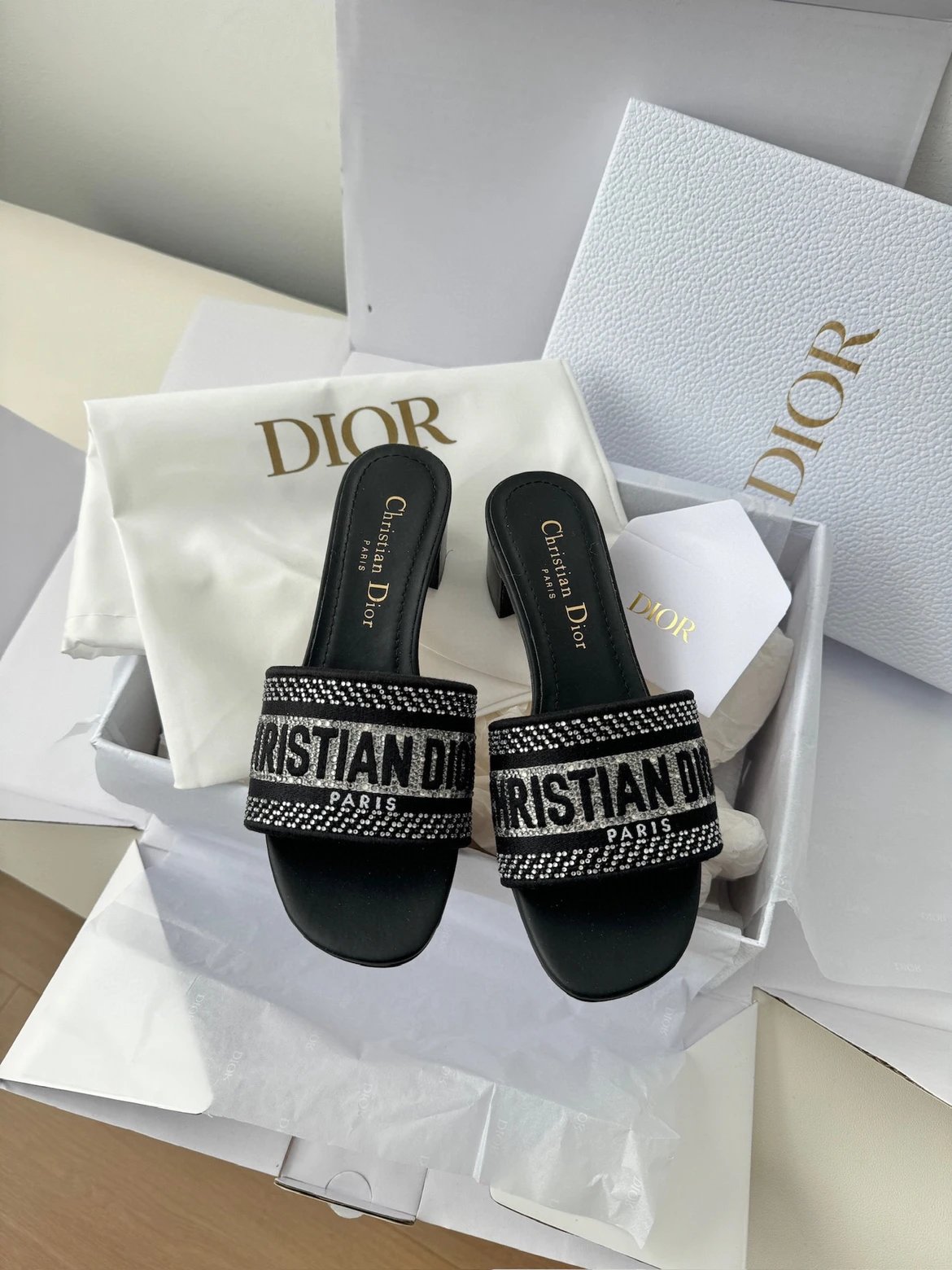 [Buying Agent Version] Di*r Dior 2025 Spring/Summer Embroidered Slippers One-Strap Slide Flat Sandals 3D Embroidery Slingback Slippers