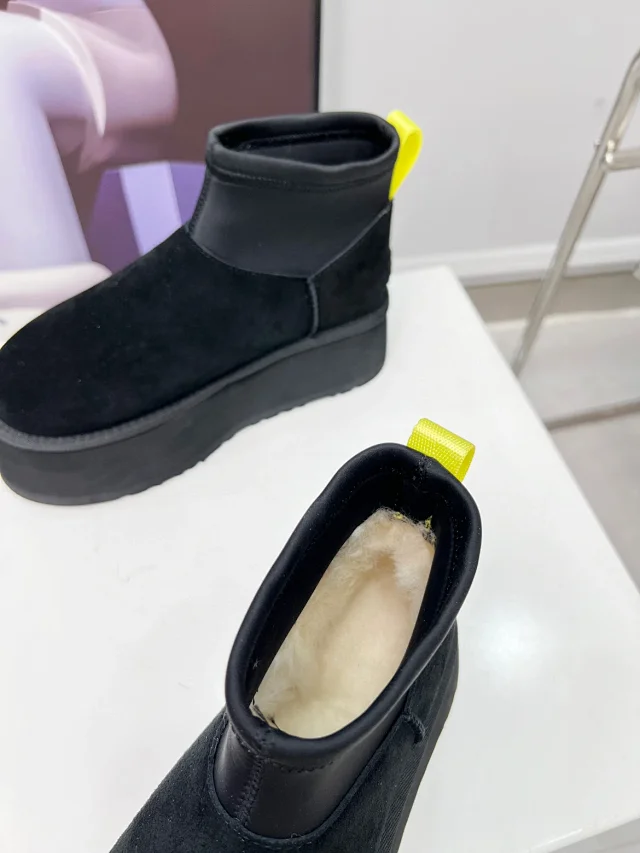 UGG Boots Short fur-lined platform product detail image 66
