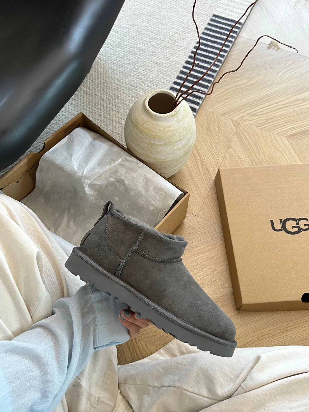 UGG Neumel Platform Chestnut Suede Ankle Boots - 30