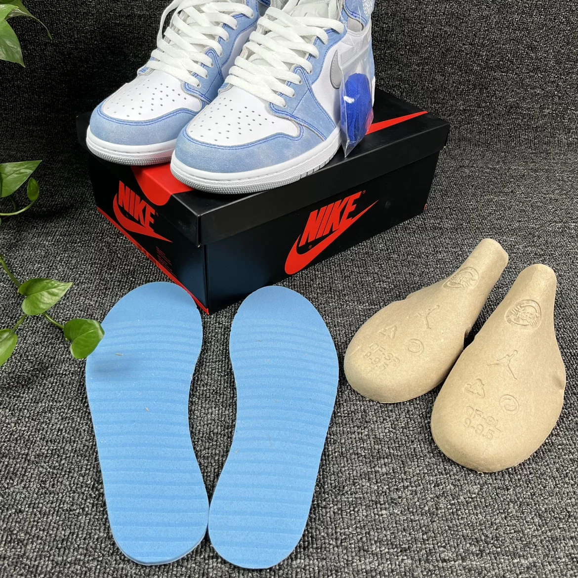 福利特价！DG大小王版Air Jordan 1 High 黑曜石➕水洗蓝全头层皮内置