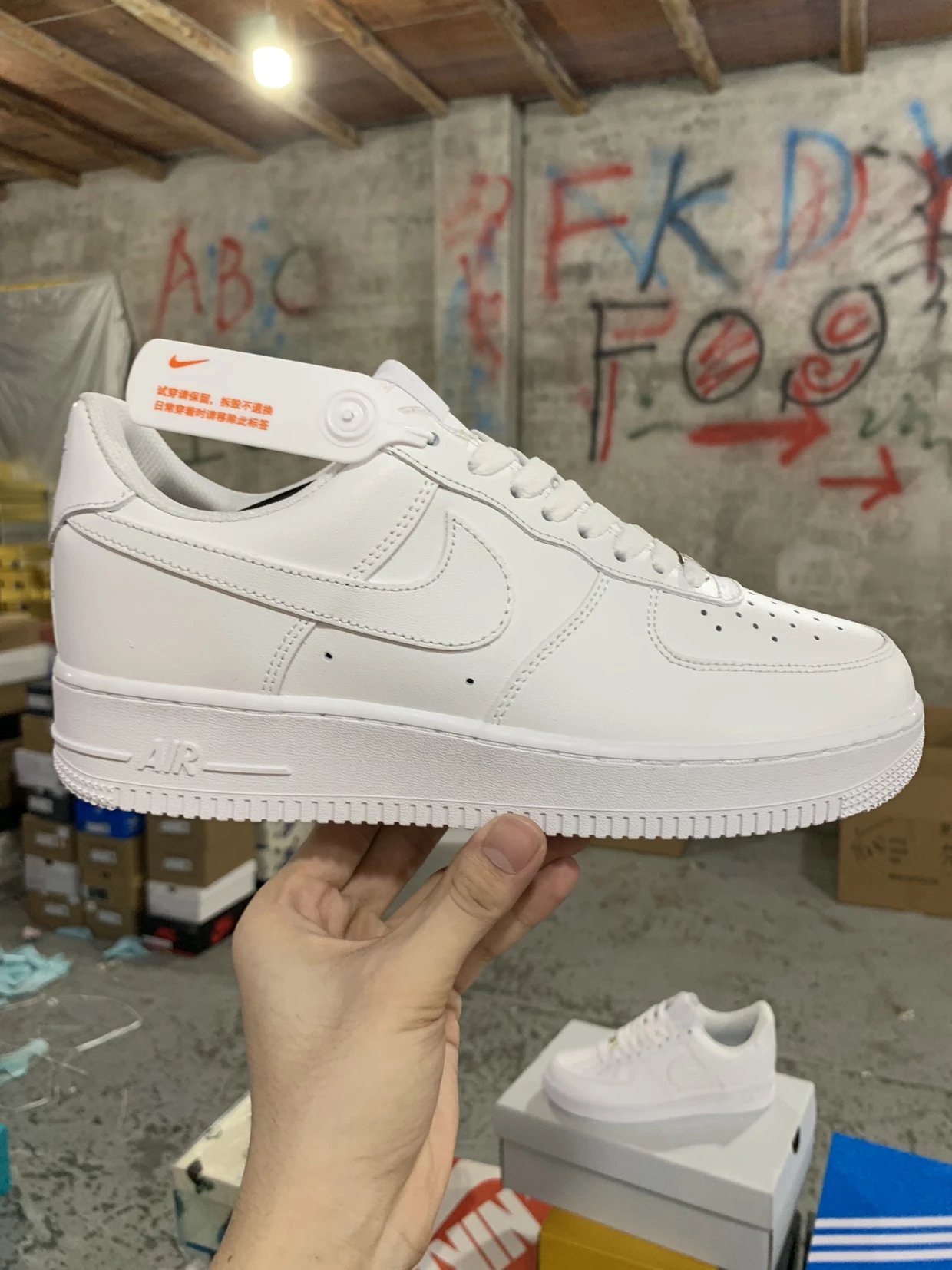 Item Thumbnail for First layer Japanese tag long-term supply Air Force1' 07 pure white original last original cardboard pure air force version focus on foreign trade channels full palm built-in honeycomb air cushion