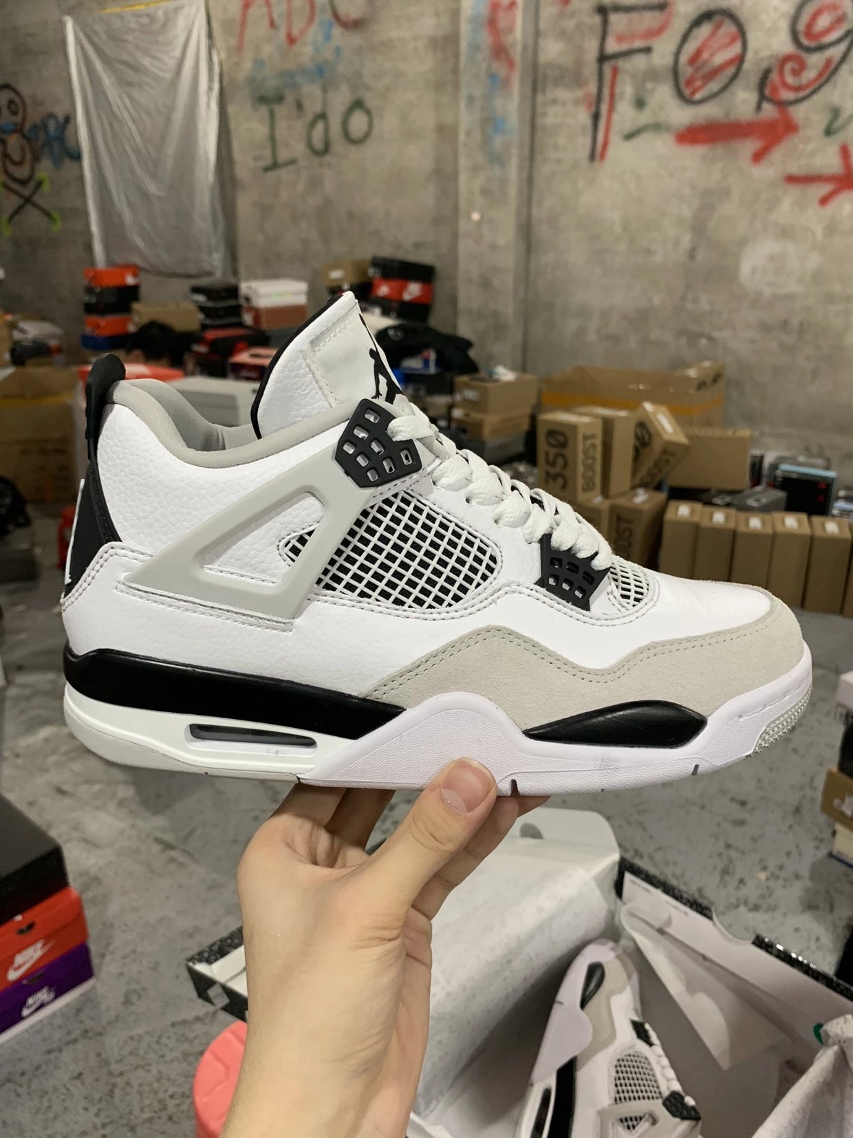 全新出货 乳胶鞋垫全头层Air Jordan 4 Retro "Military Black" 复古篮球鞋 灰白黑 小白水泥 男女同款 乔丹四代 AJ4系列 国外认准版本