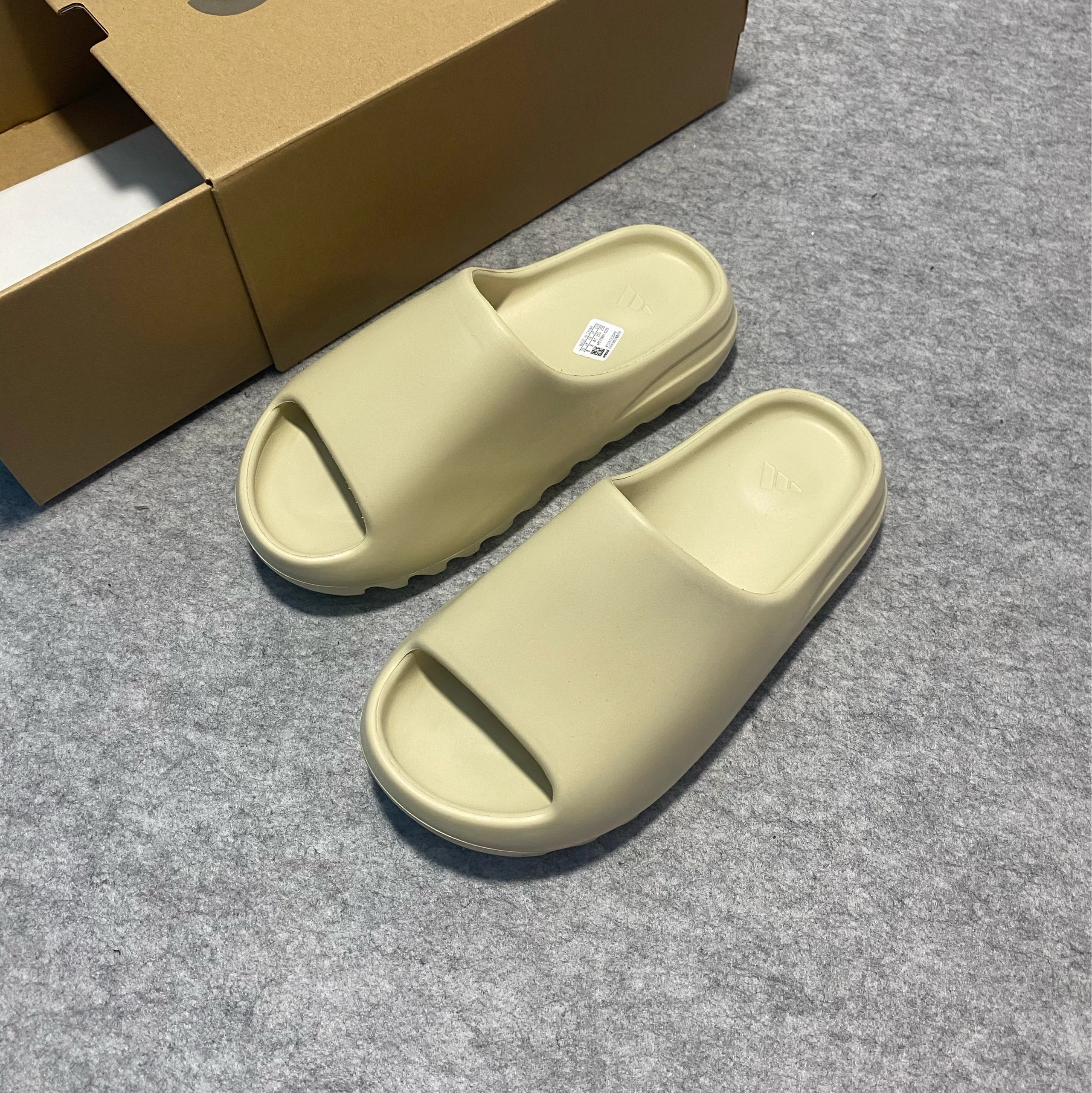 Bone White [Smooth] FW6345