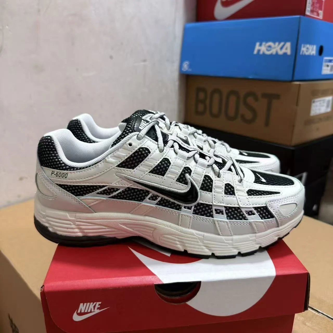 Cream Black