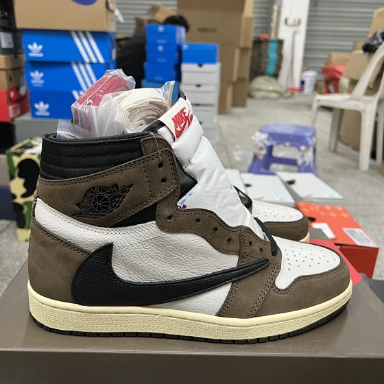 XC Batch/J1 high high top dark brown barbs