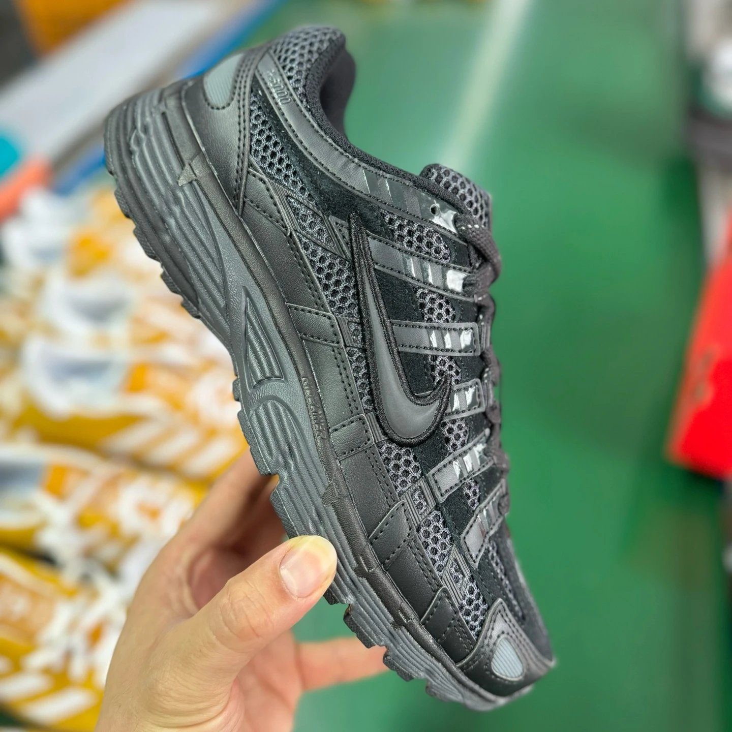 FQ8732-010 Black
