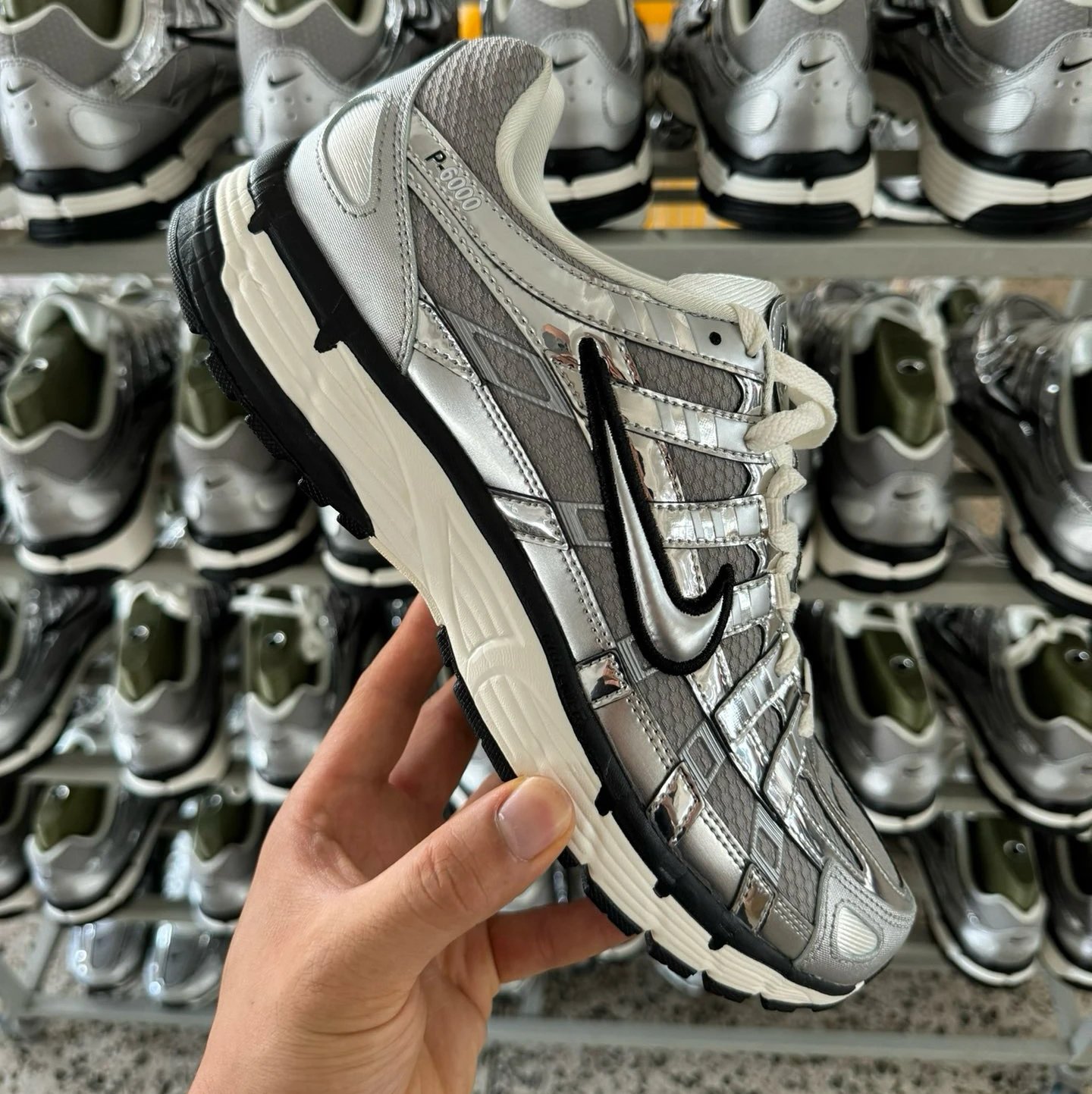 CN0149-001 Black Silver