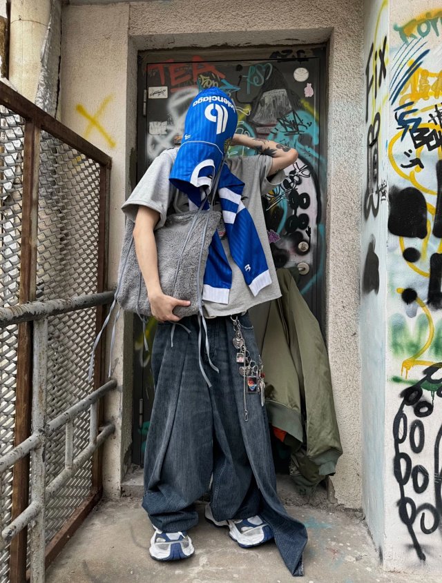 Balenciaga Soccer Scarf: seller detail photo 7
