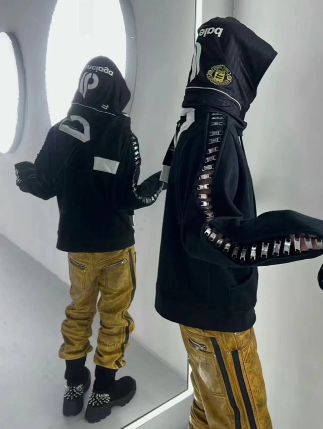 Balenciaga Soccer Scarf: seller detail photo 6