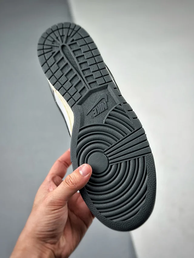 Nike Sneakers Dunk Low Retro product detail image 70