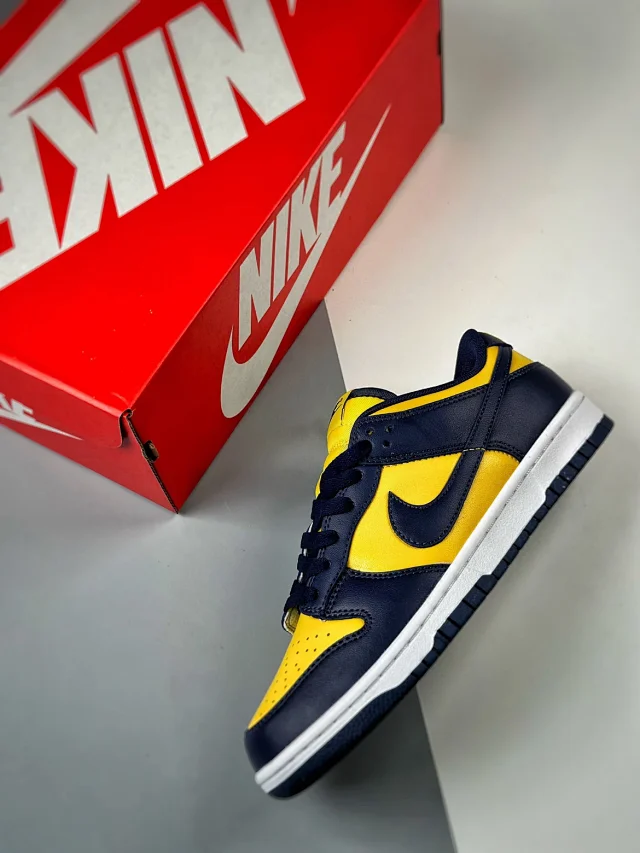 Nike Sneakers Dunk Low Retro product detail image 74