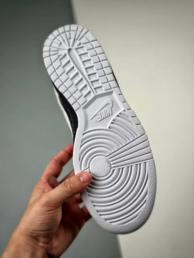 Nike Sneakers Dunk Low Retro product detail image 30