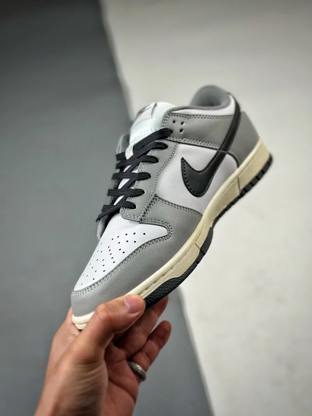 Nike Sneakers Dunk Low Retro product detail image 69