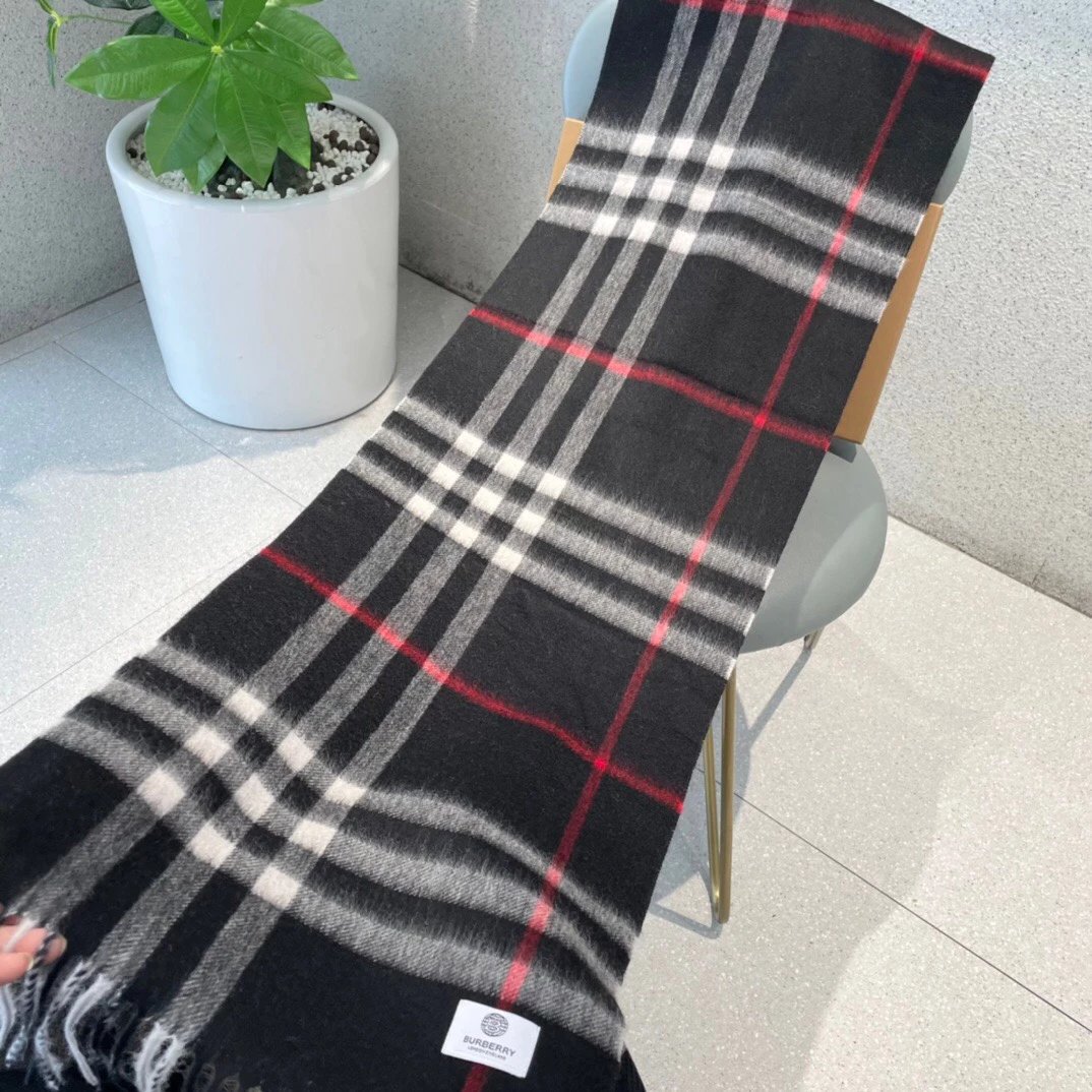 BBR 水波纹经典羊绒格子围巾 7