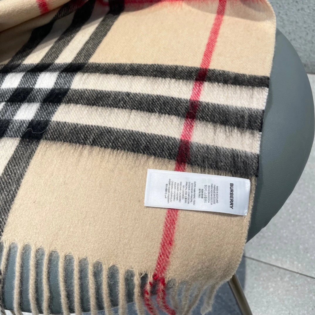 BBR 水波纹经典羊绒格子围巾 14