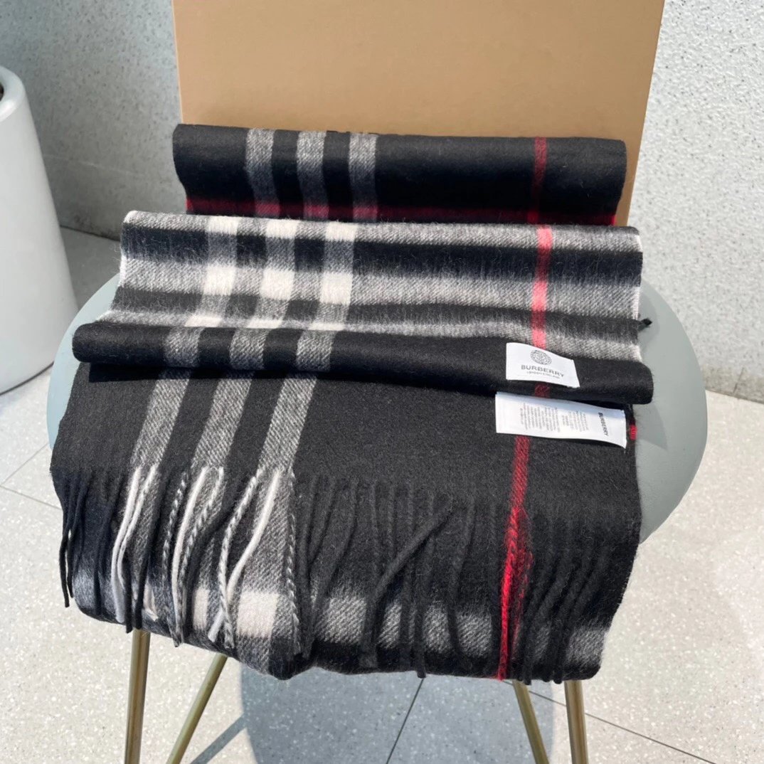 BBR 水波纹经典羊绒格子围巾 4