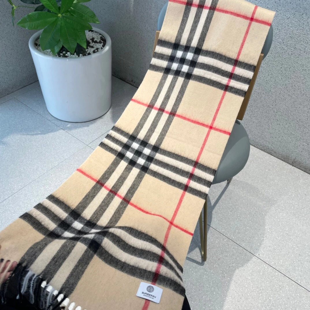 BBR 水波纹经典羊绒格子围巾 13