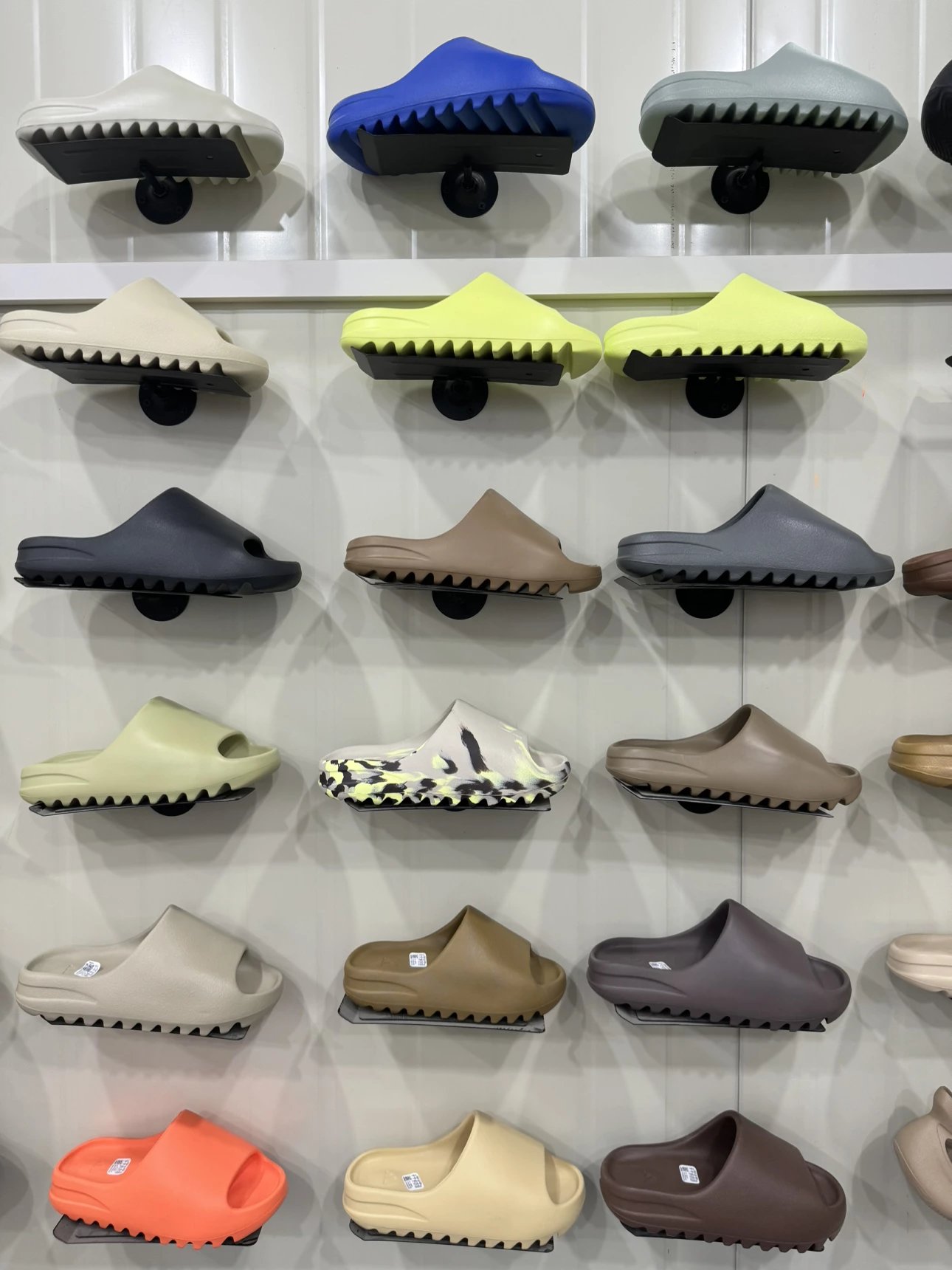 Kanye West x Yeezy Slide 'Flax' Slides - All Colorways Available
