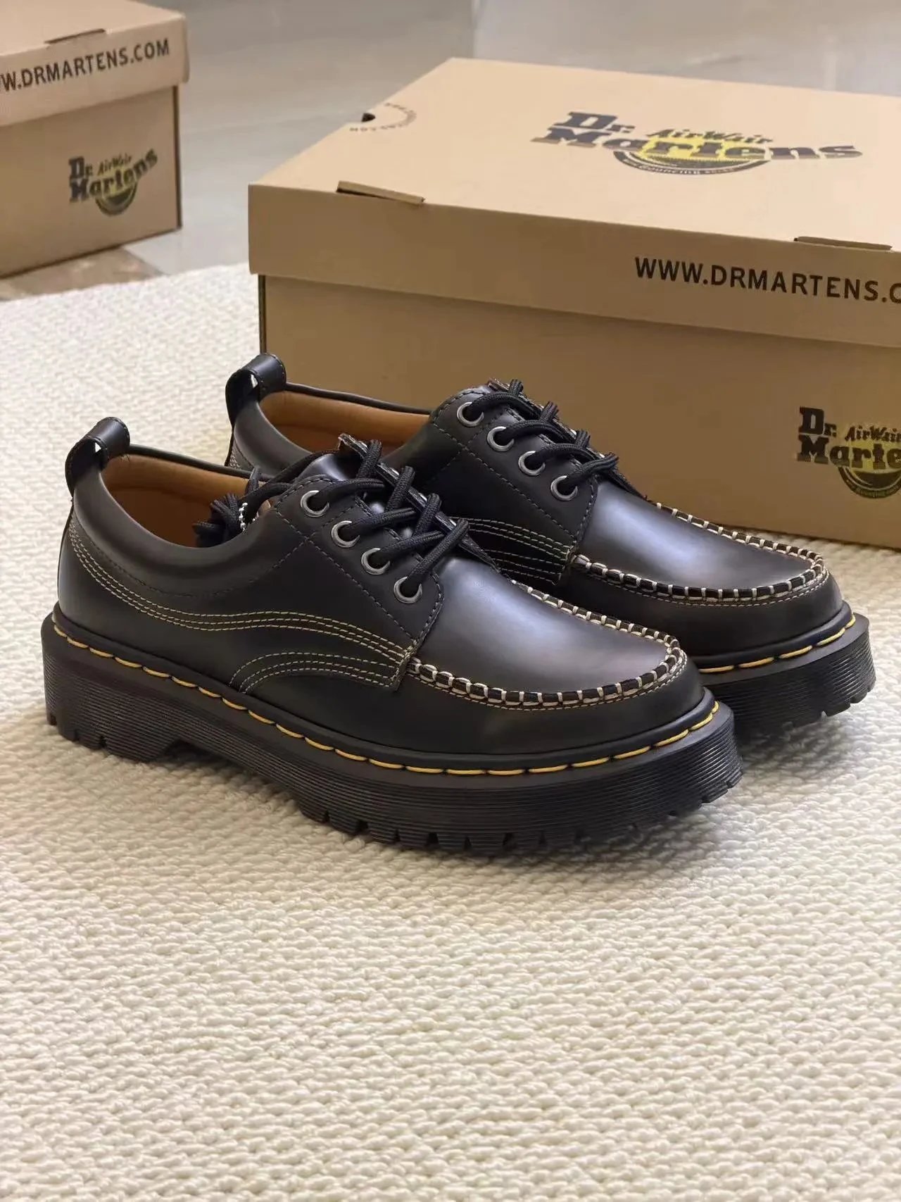 Original Dr. Martens Top Layer Glossy Patent Leather Hand-Stitched Goodyear Welt Casual Lifestyle Shoes