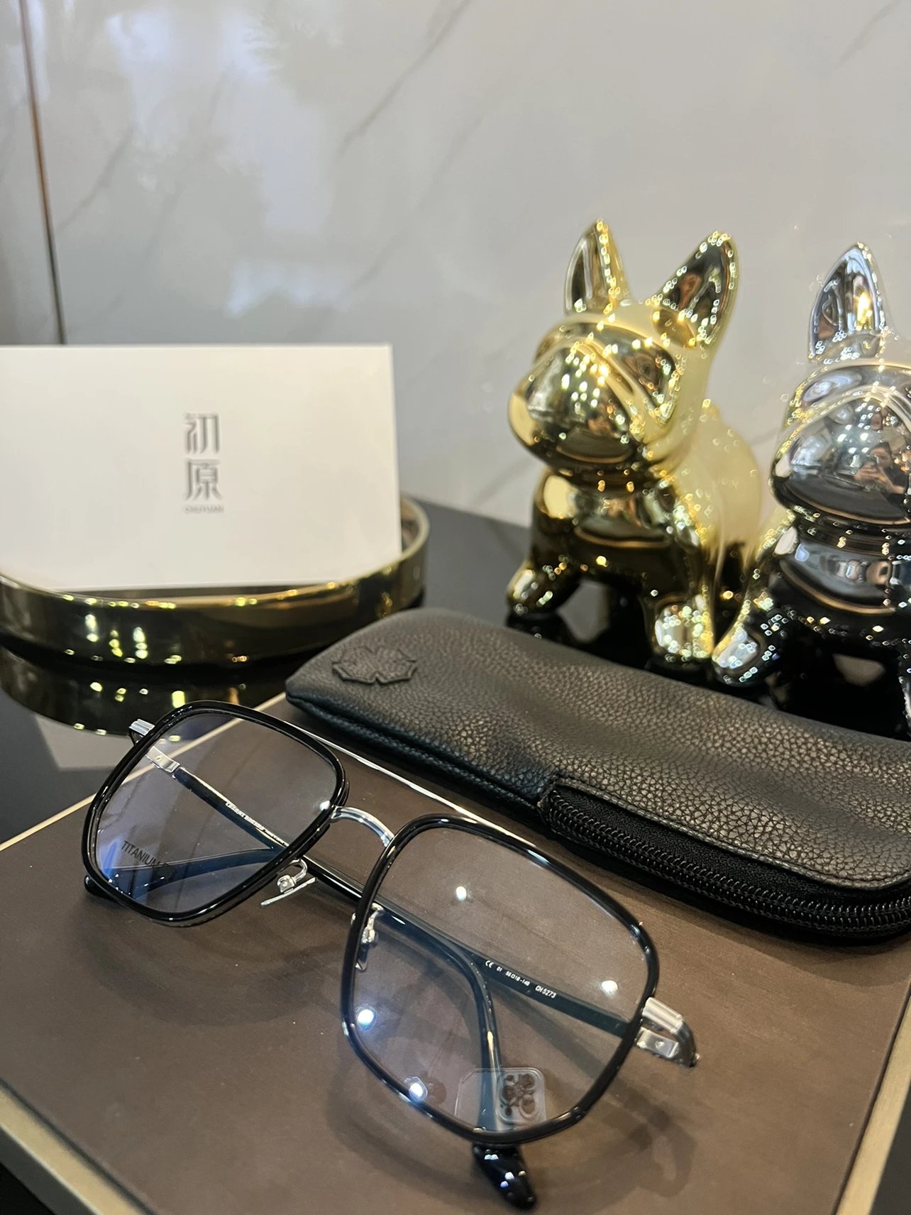 CHROME HEARTS  克罗心朋克风🆕/&钛架系列 不规则方框胶圈大框款眼镜 &镜腿搭配复古花纹宝剑图形配饰件 尺码：54-21-146