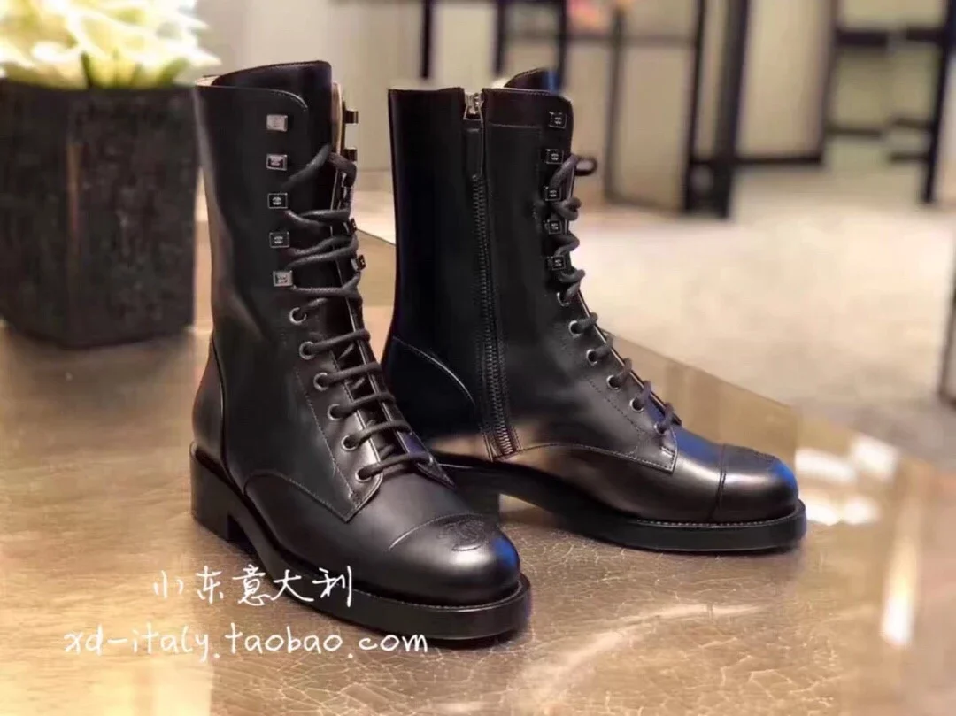 19秋冬杨幂同款双c牛皮系带英伦皮靴杨幂最新私服搭配look有穿 不得不说还是ch的靴子最戳女人心