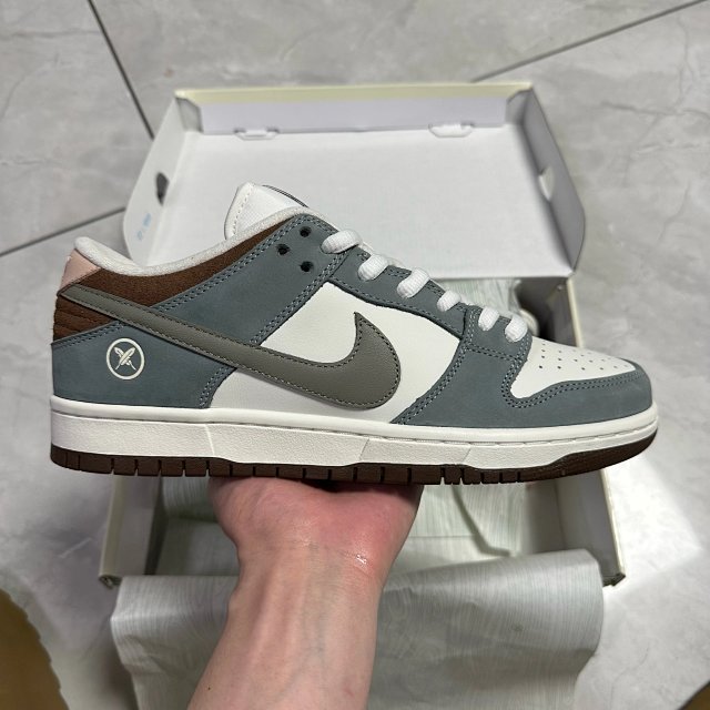 Nike Dunks 