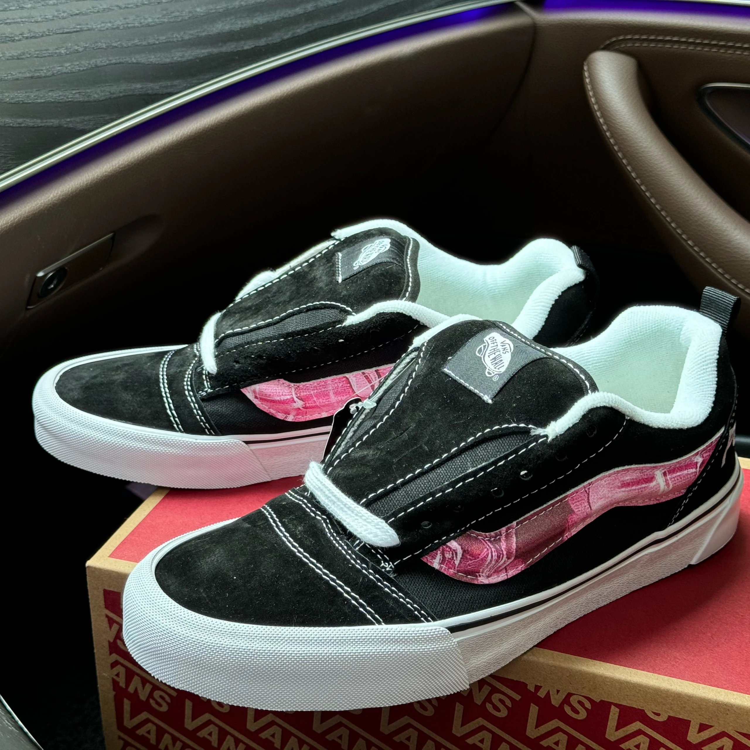 Peaches Collaboration Black Pink DH