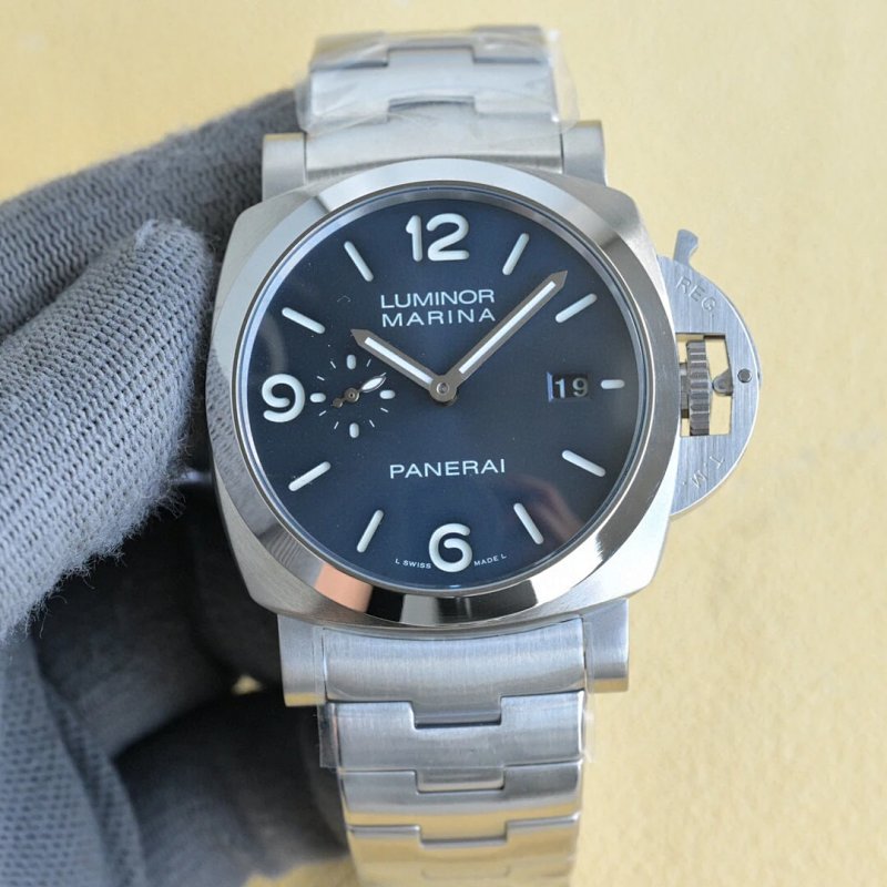 Watch from Three-legged