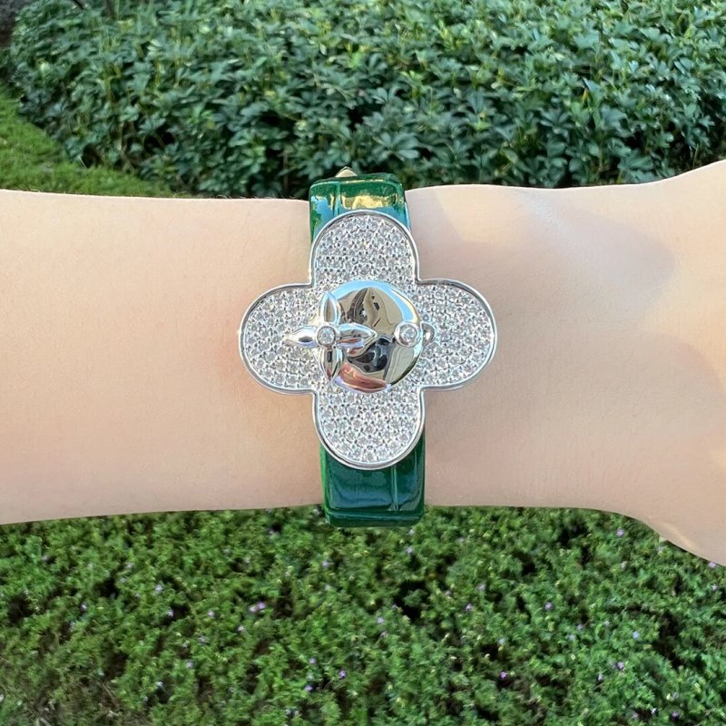 Watch from Three-legged