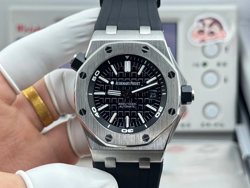 Watch from Three-legged