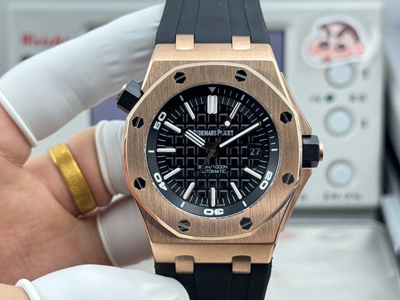 Watch from Three-legged