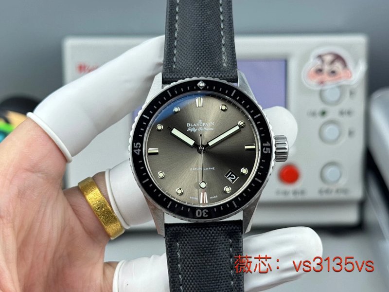 Watch from Three-legged