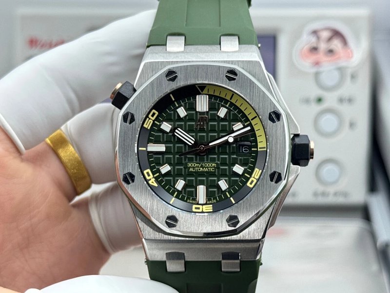 Watch from Three-legged