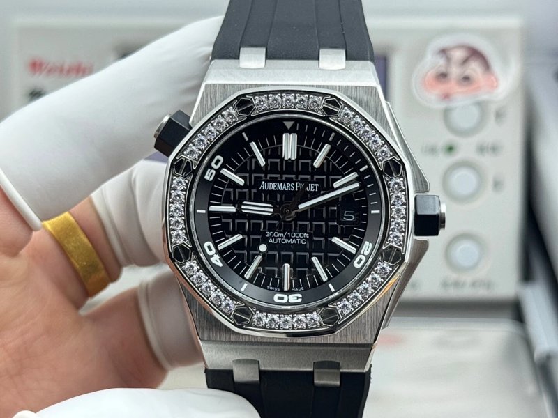 Watch from Three-legged