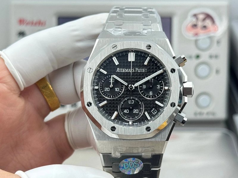 Watch from Three-legged
