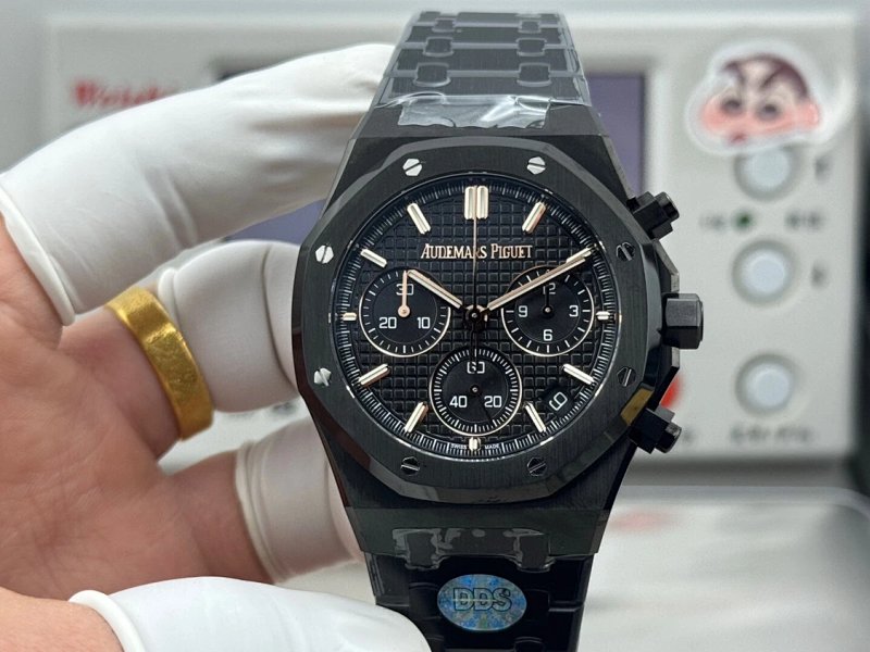 Watch from Three-legged