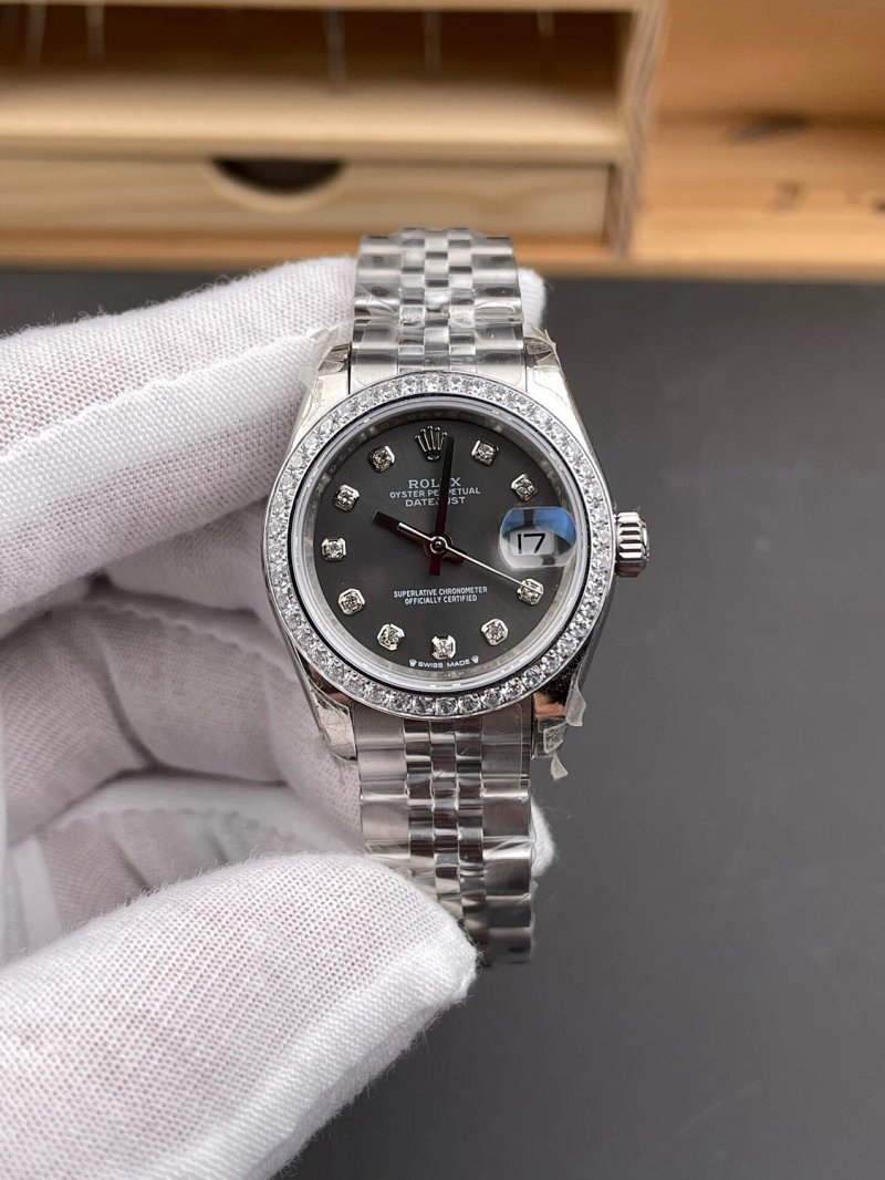 Watch from Three-legged