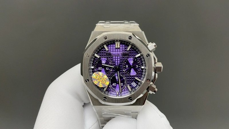Watch from Three-legged