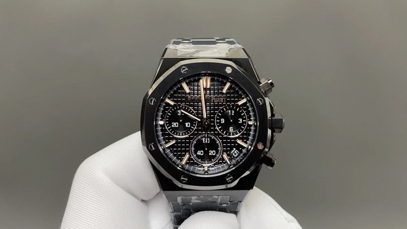 Watch from Three-legged